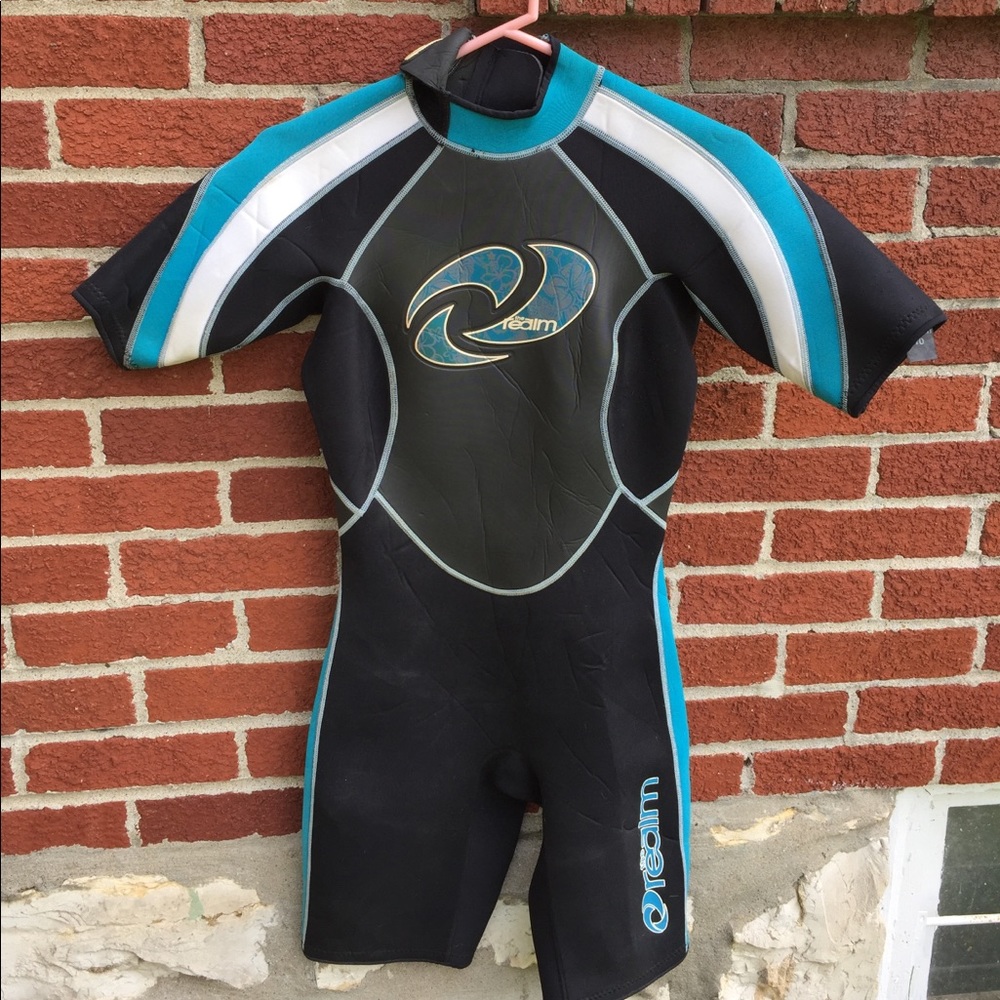 SOLD ❌Women’s The Realm wetsuit